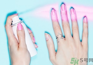 秋天涂什么顏色指甲油好看?秋天涂什么樣的指甲油? 秋天涂什么顏色指甲油好看?秋天涂什么樣的指甲油?