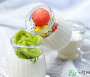 柿子和酸奶能一起吃嗎？柿子和酸奶能一起吃會中毒嗎？