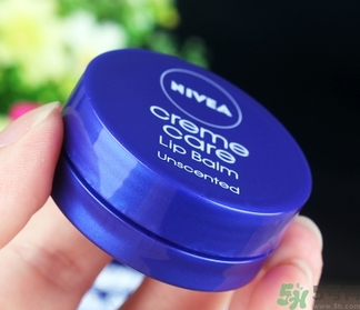 凡士林可以吃嗎？凡士林可以涂嘴唇嗎