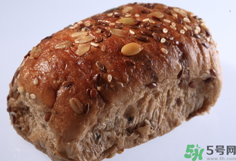 晚上吃全麥面包會胖嗎？吃全麥面包會胖嗎？