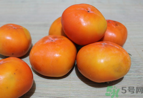 脆柿子皮可以吃嗎？脆柿子要削皮嗎？