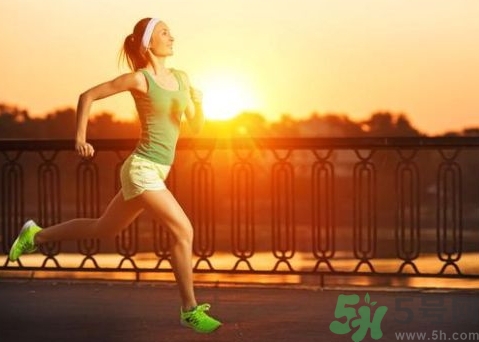 跑步多久可以起到減肥的效果？跑步多快可以減肥？