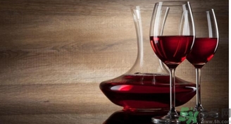 葡萄酒酸了還能喝嗎？葡萄酒酸了怎么辦？