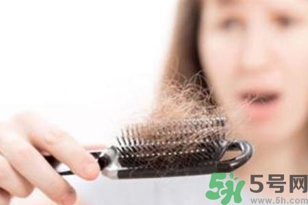 掉頭發(fā)厲害是缺少什么？掉頭發(fā)厲害吃什么維生素？