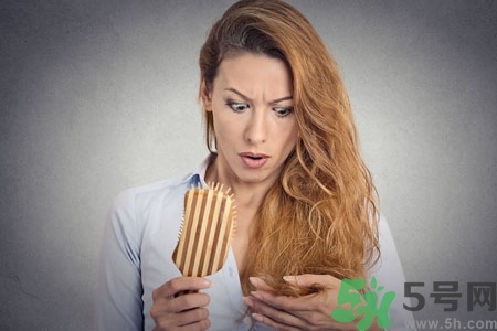 掉頭發(fā)厲害是缺少什么？掉頭發(fā)厲害吃什么維生素？