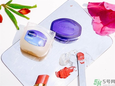 凡士林可以吃嗎？凡士林可以涂嘴唇嗎