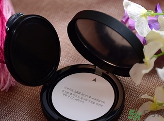 w.lab雪花氣墊黑色款怎么樣？w.lab雪花氣墊黑色和白色區(qū)別？