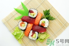 吃壽司會(huì)發(fā)胖嗎?壽司的熱量是多少 吃壽司會(huì)發(fā)胖嗎?壽司的熱量是多少