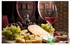 葡萄酒可以用塑料瓶裝嗎？自釀葡萄酒用什么裝比較好？