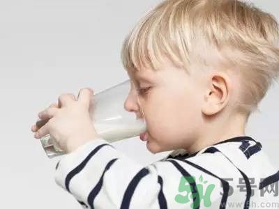 飛鶴奶粉怎么樣？飛鶴奶粉哪個(gè)系列好？