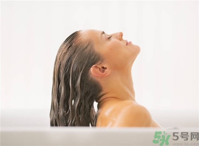 掉頭發(fā)用白醋洗頭好嗎？掉頭發(fā)用醋洗好嗎？