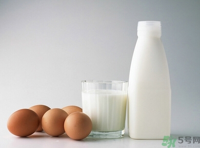 牛奶過期了還能喝嗎？牛奶過期了如何利用？