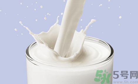 牛奶過期了還能喝嗎？牛奶過期了如何利用？