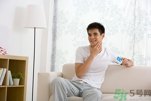 皮膚差的男生怎么洗臉？皮膚差的男生晨起不能用清水洗臉