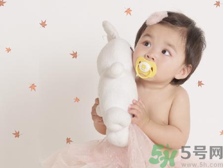 飛鶴奶粉怎么樣？飛鶴奶粉哪個(gè)系列好？