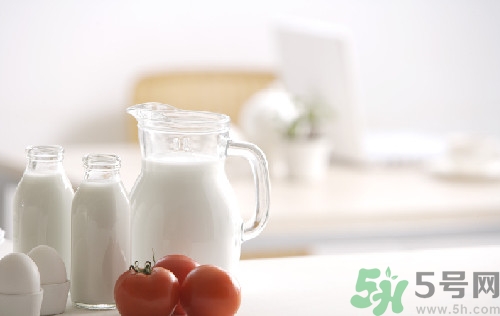 牛奶過期了還能喝嗎？牛奶過期了如何利用？