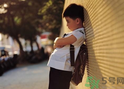 兒童性格內(nèi)向怎么辦？兒童性格培養(yǎng)的書有哪些