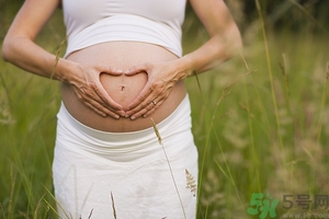 孕期掉頭發(fā)很厲害怎么辦？孕期掉頭發(fā)怎么辦？