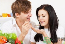 懷孕初期應(yīng)注意什么？懷孕初期吃什么好？