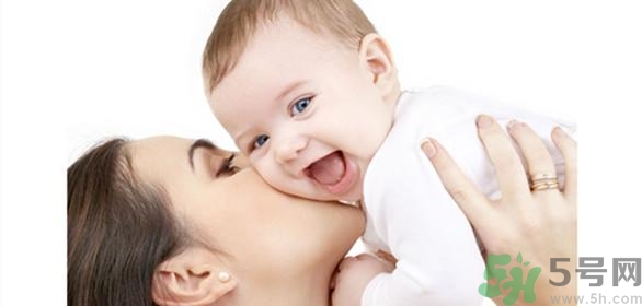 母乳喂養(yǎng)的好處有哪些？母乳喂養(yǎng)怎么知道寶寶吃飽了沒？