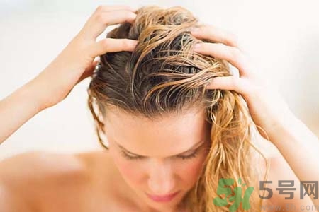 秋天頭發(fā)油膩用什么洗發(fā)水好？