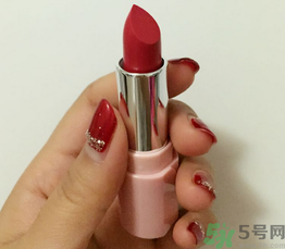伊蒂之屋甜蜜之戀唇膏怎么用? 伊蒂之屋甜蜜之戀唇膏怎么用?