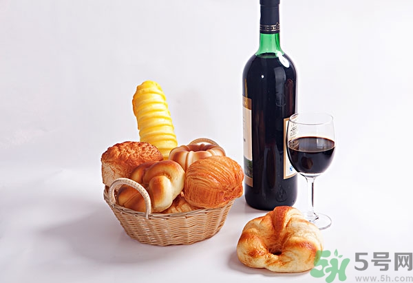 葡萄酒不能和什么一起吃？葡萄酒和什么食物相克？