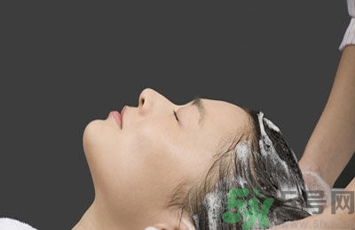 洗頭發(fā)掉頭發(fā)怎么辦？洗頭發(fā)大量脫發(fā)怎么辦？