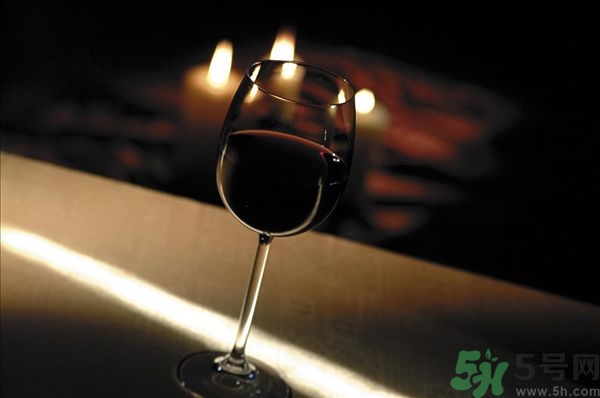 葡萄酒什么時(shí)候過(guò)濾？自制葡萄酒多久可以過(guò)濾？