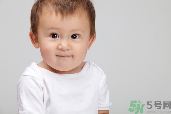 寶寶掉頭發(fā)是什么原因？寶寶掉頭發(fā)是怎么回事？