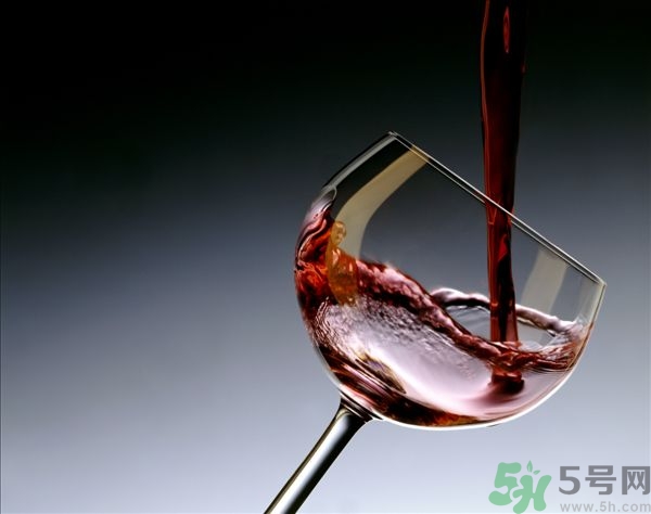 紅酒是葡萄酒嗎？葡萄酒和紅酒有什么區(qū)別