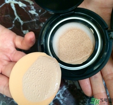 vant氣墊cc黑色和白色哪款好？vant36.5氣墊cc黑色和白色區(qū)別