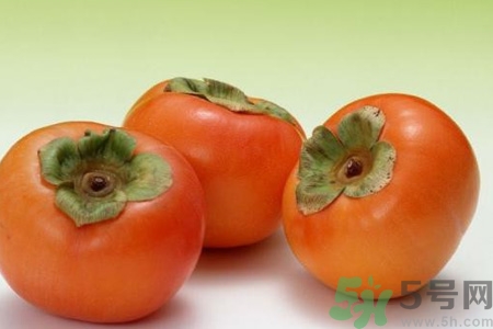 脆柿子的熱量是多少？柿子的熱量是多少？