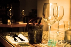 葡萄酒發(fā)酵過程中需要攪拌嗎?葡萄酒發(fā)酵多長時(shí)間