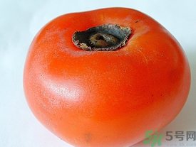 新鮮柿子皮可以吃嗎？吃了柿子皮怎么辦？