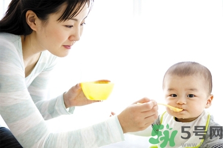 寶寶不吃藥可以加在奶里面嗎？寶寶不吃藥怎么喂比較好？