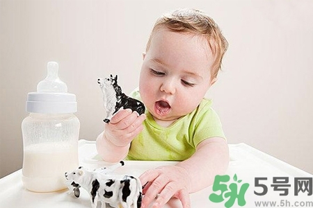 寶寶不吃藥可以加在奶里面嗎？寶寶不吃藥怎么喂比較好？