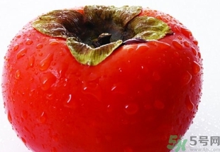 吃柿子后多久可以吃螃蟹？吃柿子后吃螃蟹會(huì)怎樣？