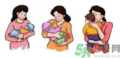 寶寶躺著好還是抱著好？新生寶寶怎么抱？