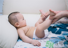 怎么判斷寶寶積食？寶寶積食吃什么食物好？