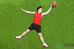 打籃球腿抽筋怎么辦？打籃球小腿抽筋怎么辦？