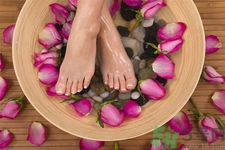 寒露泡腳有什么好處？寒露泡腳對(duì)身體好嗎？