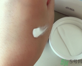 3ce牛奶素顏霜多少錢?3ce牛奶素顏霜專柜價(jià)格 3ce牛奶素顏霜多少錢?3ce牛奶素顏霜專柜價(jià)格