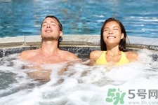 血糖高的人可以泡溫泉嗎？血糖高的人泡溫泉需要注意什么？