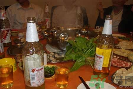 吃火鍋喝啤酒會(huì)胖嗎？吃火鍋喝啤酒胖了怎么辦？