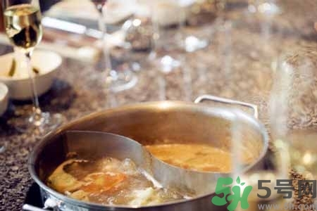 吃火鍋能喝啤酒嗎？吃火鍋喝啤酒對(duì)身體好嗎？