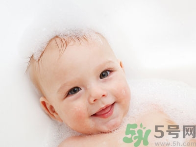 寶寶頭垢是如何產(chǎn)生的？寶寶頭垢怎么去掉？