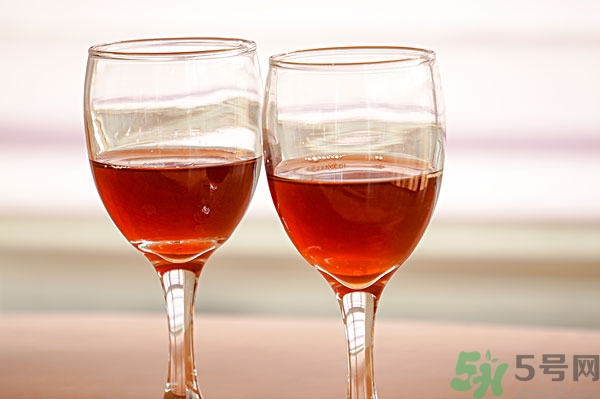 紅酒有沉淀物還能喝嗎,紅酒的沉淀物有影響嗎？
