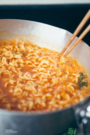 辛拉面是哪個(gè)國(guó)家的？辛拉面怎么煮好吃？