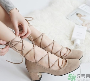 十月可以穿涼鞋嗎？十月怎么穿涼鞋不冷？